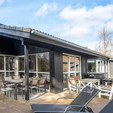 Holiday home Lxxxi