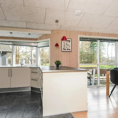 Holiday home Lxxxi *