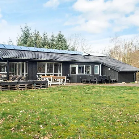 Lxxxi Holiday home *